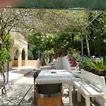 Ektora\'S House